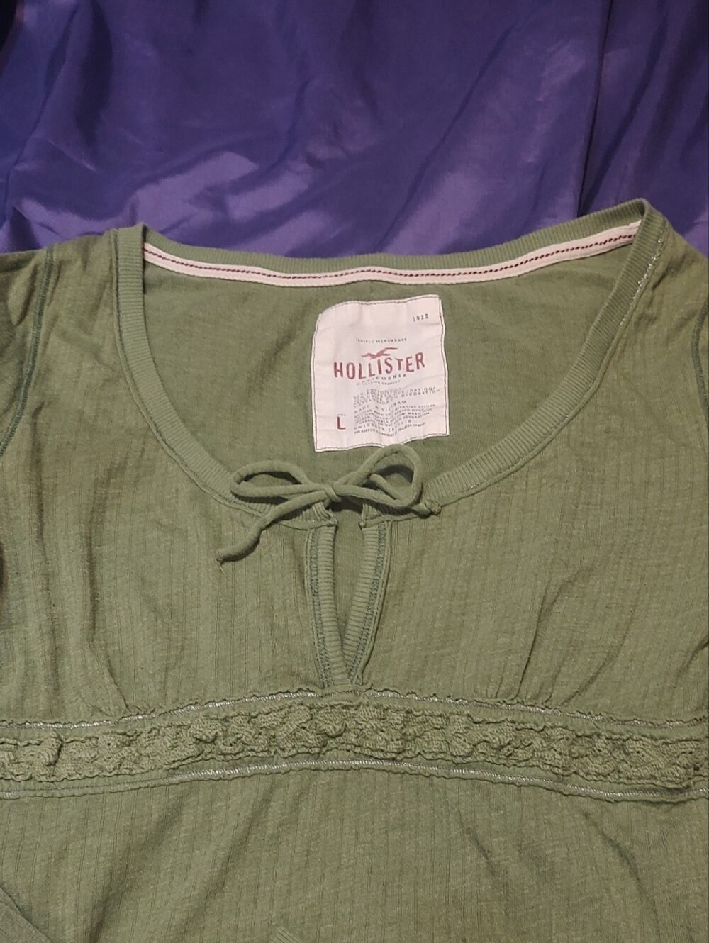 Hollister Women's Olive Green Ribbed Lace-Trim Long Sleeve Henley - Picture 3 of 4
